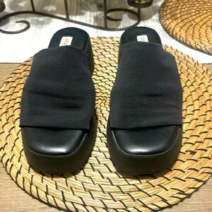 Steve Madden SLINKY.